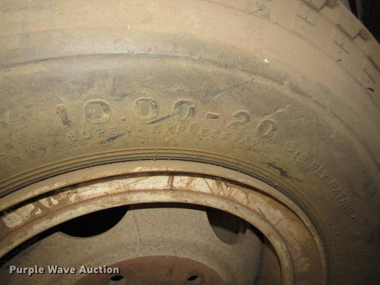 image for item DA3188 1996 Elgin Pelican Series P street sweeper