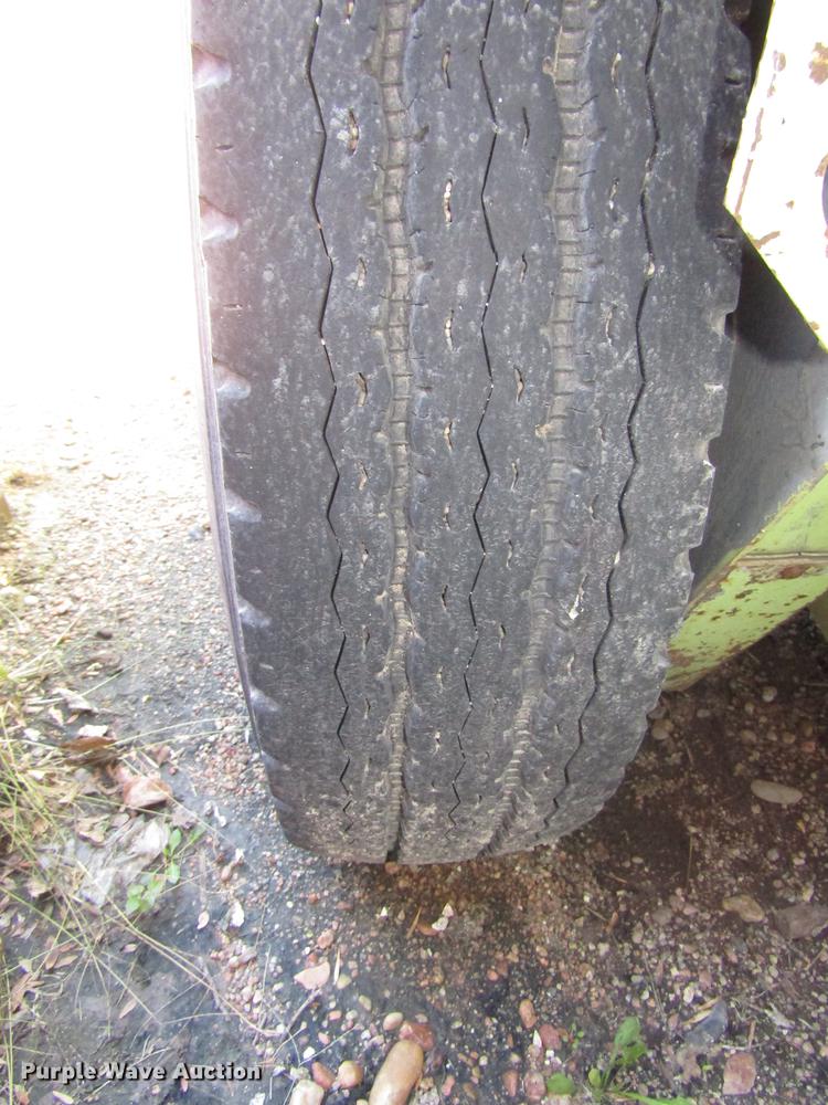 image for item DA3188 1996 Elgin Pelican Series P street sweeper