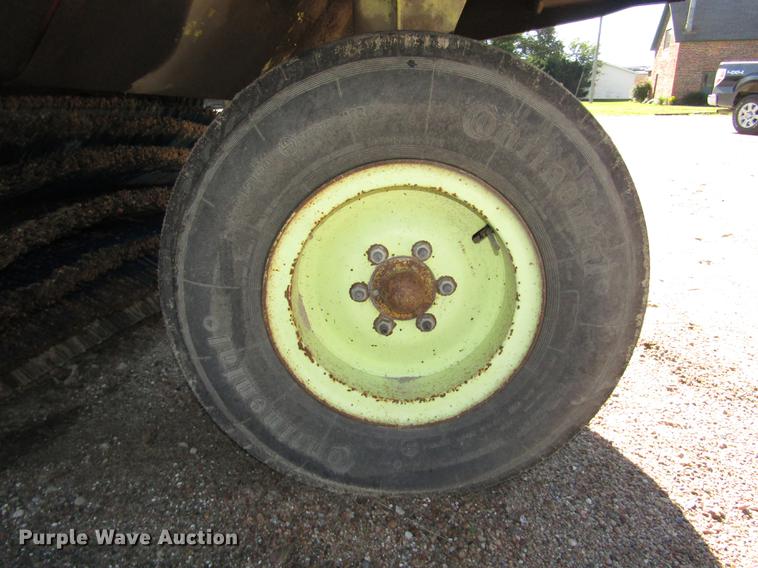 image for item DA3188 1996 Elgin Pelican Series P street sweeper