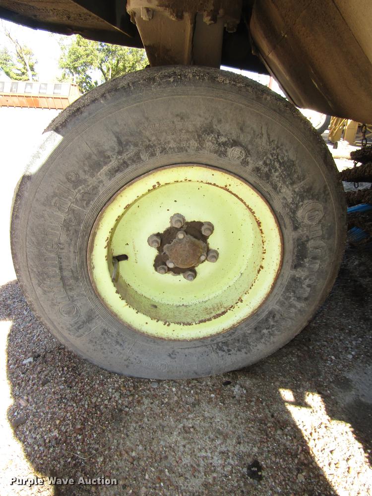 image for item DA3188 1996 Elgin Pelican Series P street sweeper