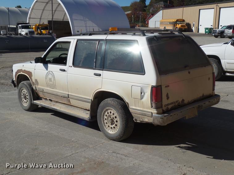 image for item DA7000 1994 Chevrolet S10 Blazer SUV