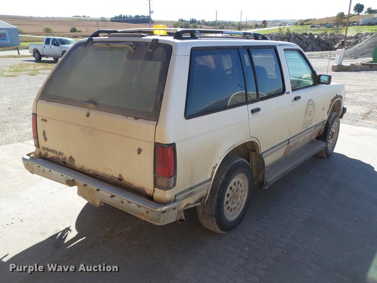 image for item DA7000 1994 Chevrolet S10 Blazer SUV