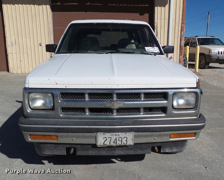 image for item DA7000 1994 Chevrolet S10 Blazer SUV