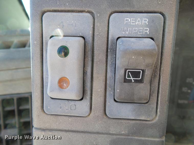 image for item DA7000 1994 Chevrolet S10 Blazer SUV