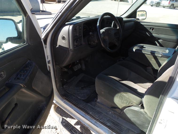 image for item DA7001 2005 Chevrolet Silverado 1500 Crew Cab pickup truck