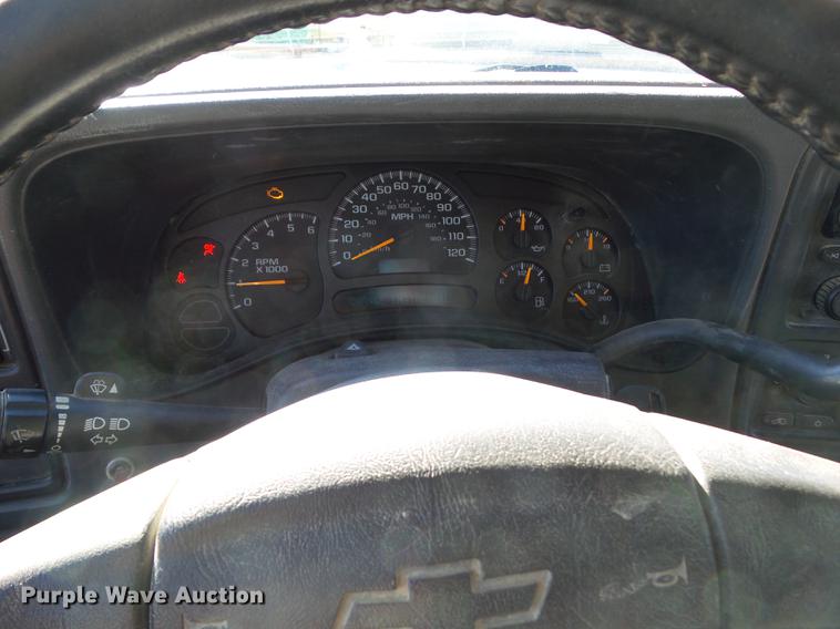 image for item DA7001 2005 Chevrolet Silverado 1500 Crew Cab pickup truck