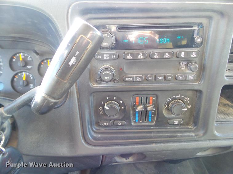 image for item DA7001 2005 Chevrolet Silverado 1500 Crew Cab pickup truck