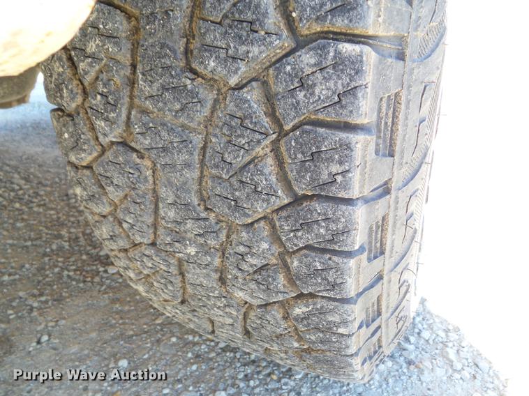 image for item DA7001 2005 Chevrolet Silverado 1500 Crew Cab pickup truck