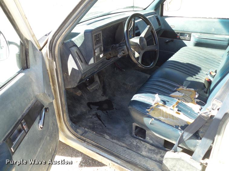 image for item DA7002 1991 Chevrolet 1500 pickup truck