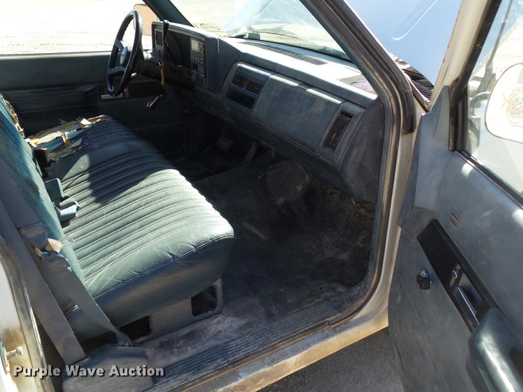 image for item DA7002 1991 Chevrolet 1500 pickup truck