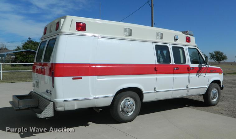 image for item DB1139 1989 Ford Econoline E350 ambulance