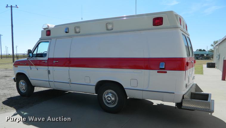 image for item DB1139 1989 Ford Econoline E350 ambulance