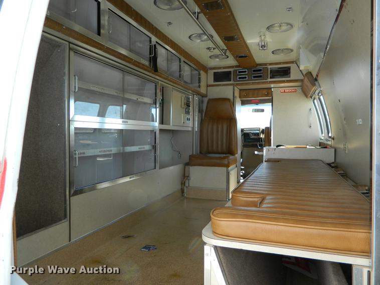 image for item DB1139 1989 Ford Econoline E350 ambulance