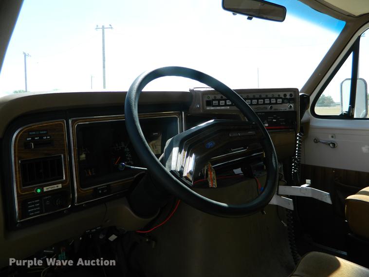image for item DB1139 1989 Ford Econoline E350 ambulance