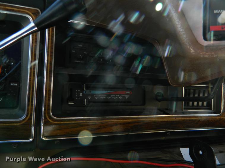 image for item DB1139 1989 Ford Econoline E350 ambulance