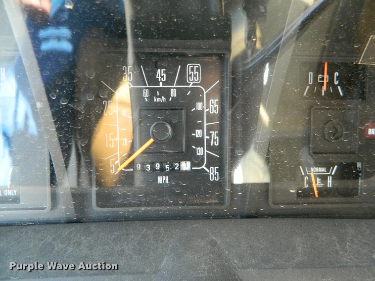 image for item DB1139 1989 Ford Econoline E350 ambulance