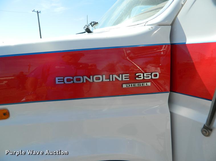 image for item DB1139 1989 Ford Econoline E350 ambulance