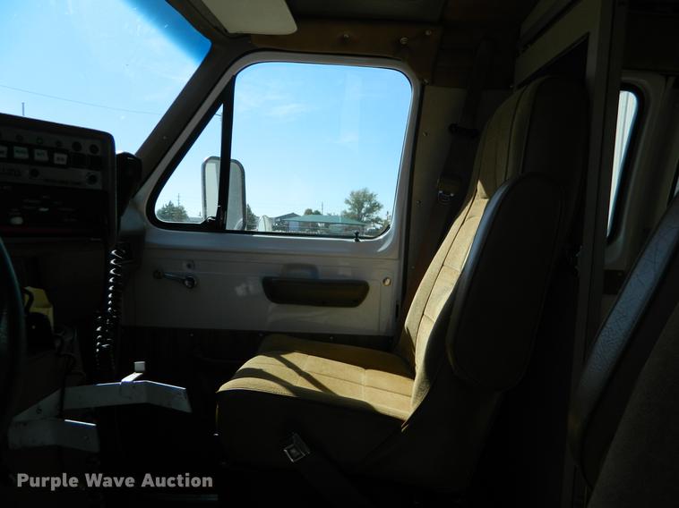 image for item DB1139 1989 Ford Econoline E350 ambulance