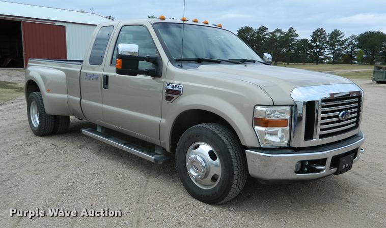 image for item DB1147 2010 Ford F350 Super Duty SuperCab pickup truck