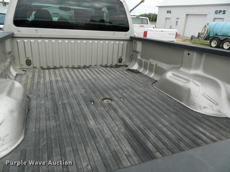 image for item DB1147 2010 Ford F350 Super Duty SuperCab pickup truck