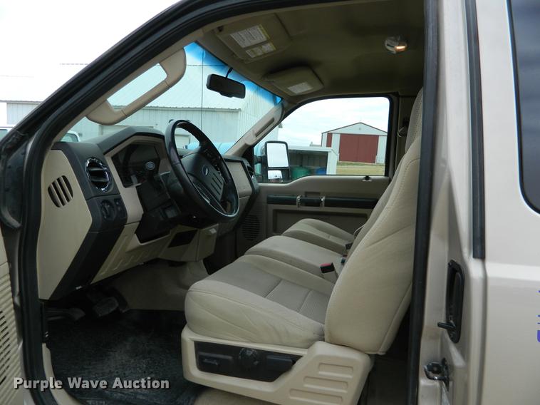 image for item DB1147 2010 Ford F350 Super Duty SuperCab pickup truck