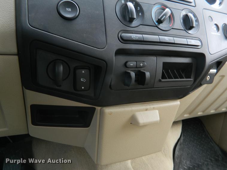 image for item DB1147 2010 Ford F350 Super Duty SuperCab pickup truck