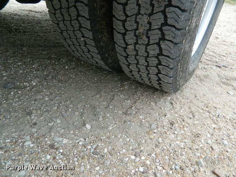 image for item DB1147 2010 Ford F350 Super Duty SuperCab pickup truck