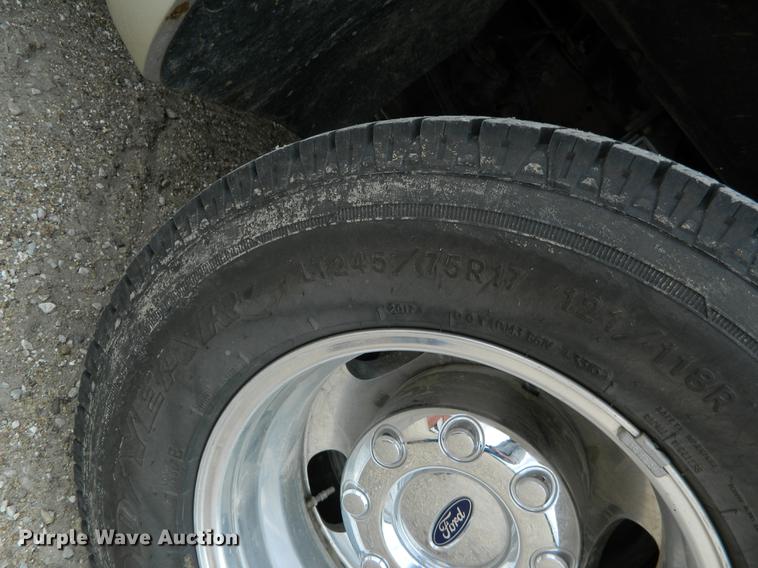 image for item DB1147 2010 Ford F350 Super Duty SuperCab pickup truck