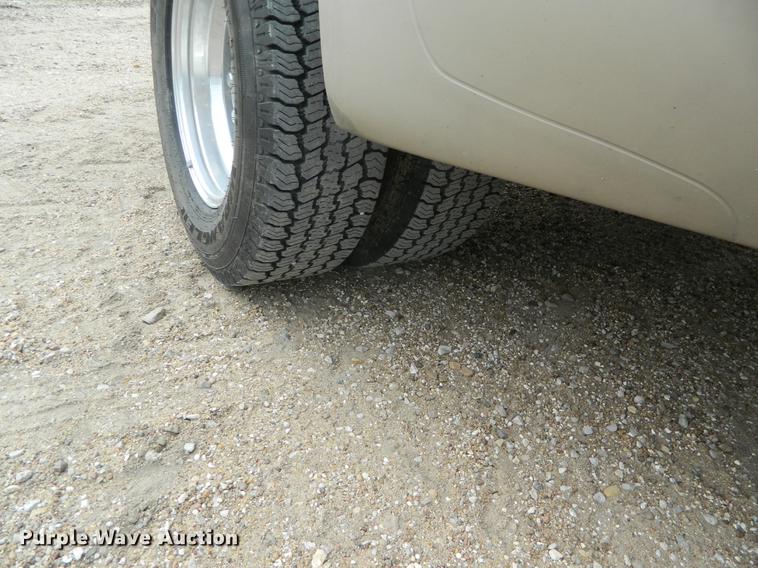 image for item DB1147 2010 Ford F350 Super Duty SuperCab pickup truck