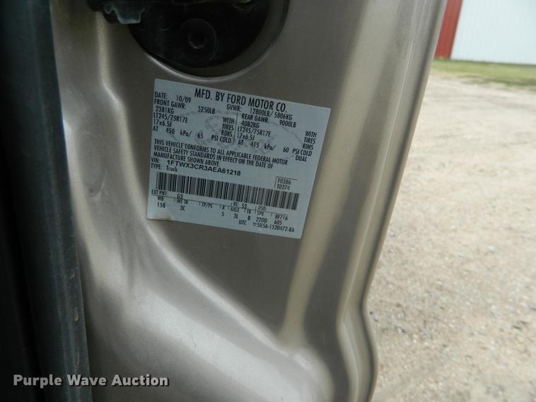 image for item DB1147 2010 Ford F350 Super Duty SuperCab pickup truck