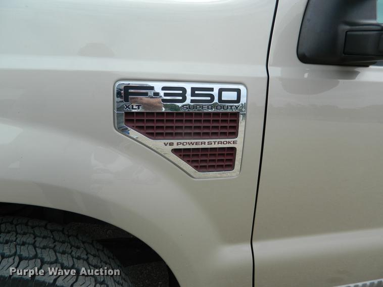 image for item DB1147 2010 Ford F350 Super Duty SuperCab pickup truck