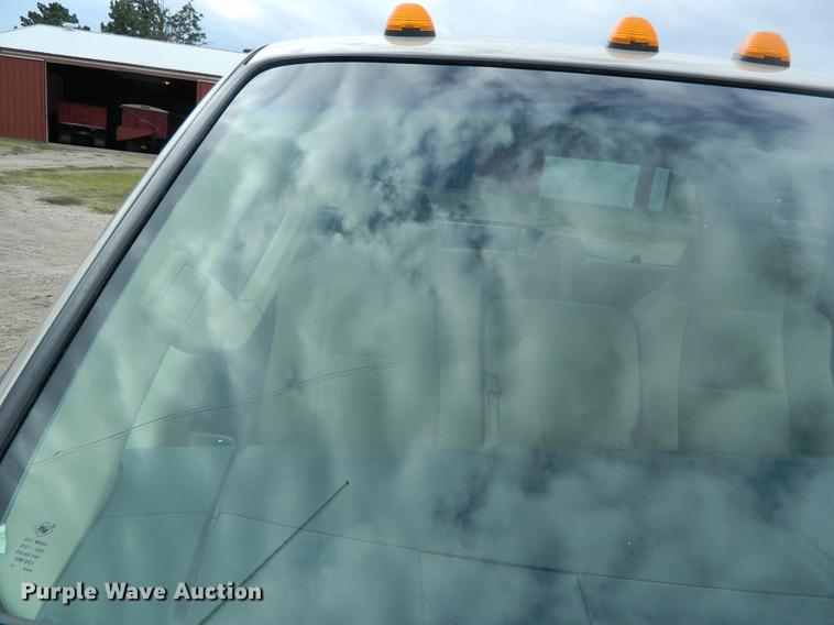 image for item DB1147 2010 Ford F350 Super Duty SuperCab pickup truck