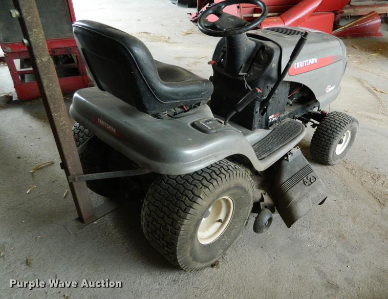 image for item DB1153 Craftsman LT2000 lawn mower