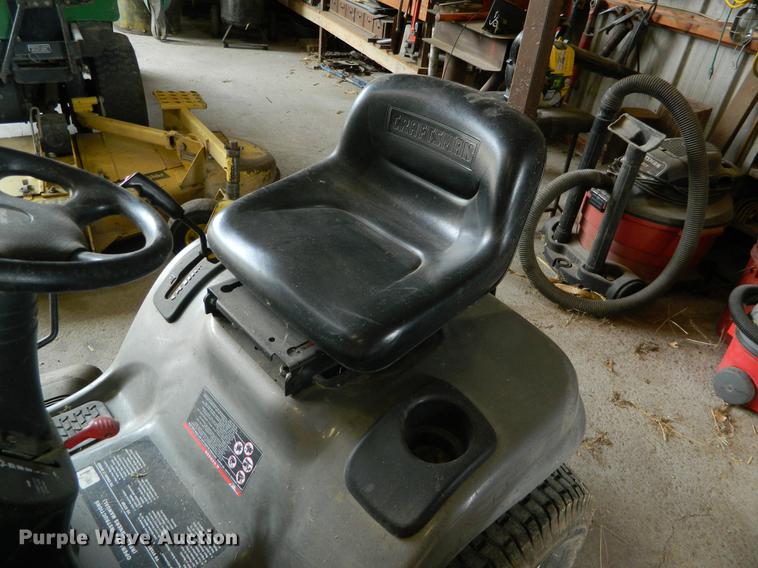 image for item DB1153 Craftsman LT2000 lawn mower