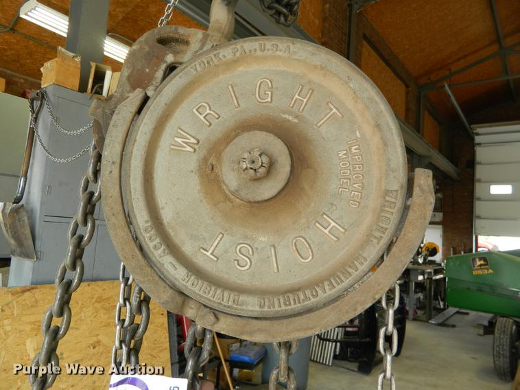 image for item DB1156 Wright chain hoist