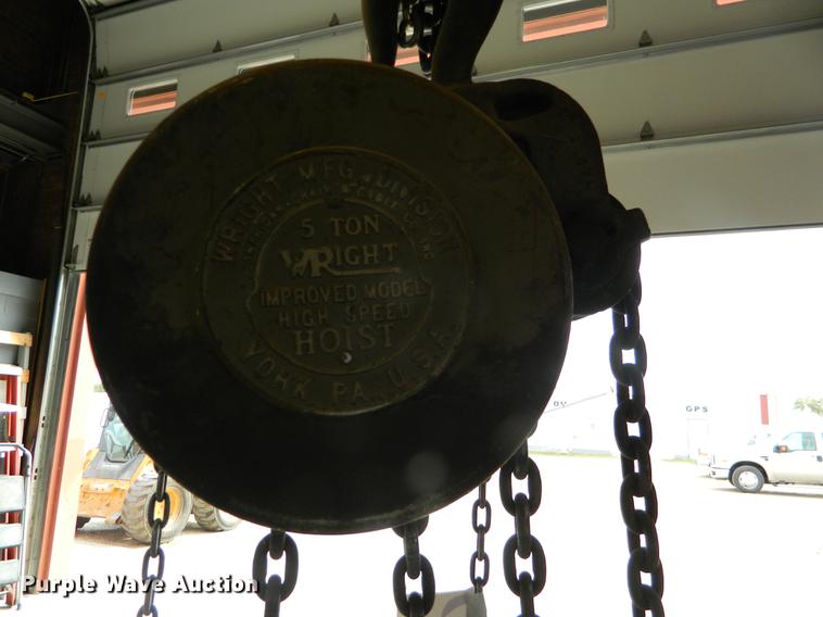 image for item DB1156 Wright chain hoist