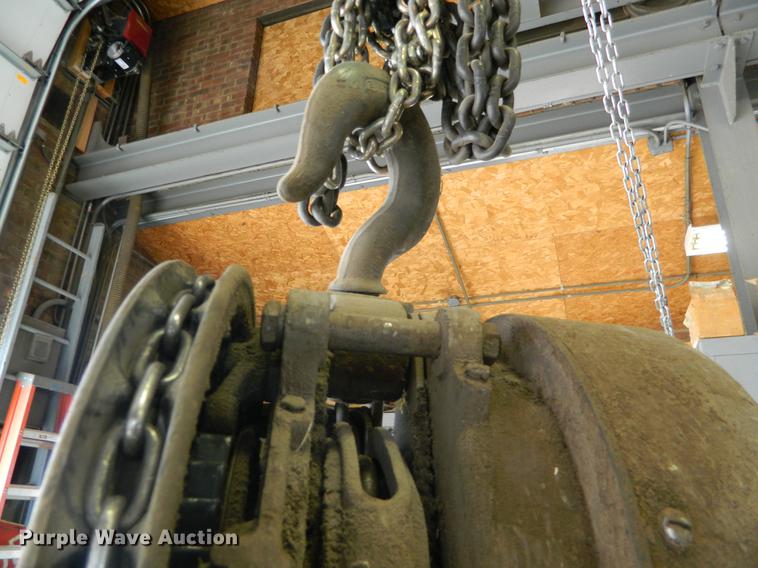 image for item DB1156 Wright chain hoist