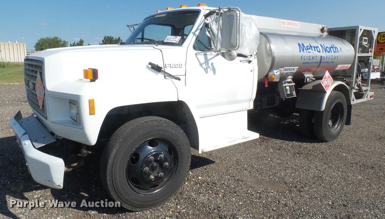 image for item DB3452 1991 Ford F600 fuel truck