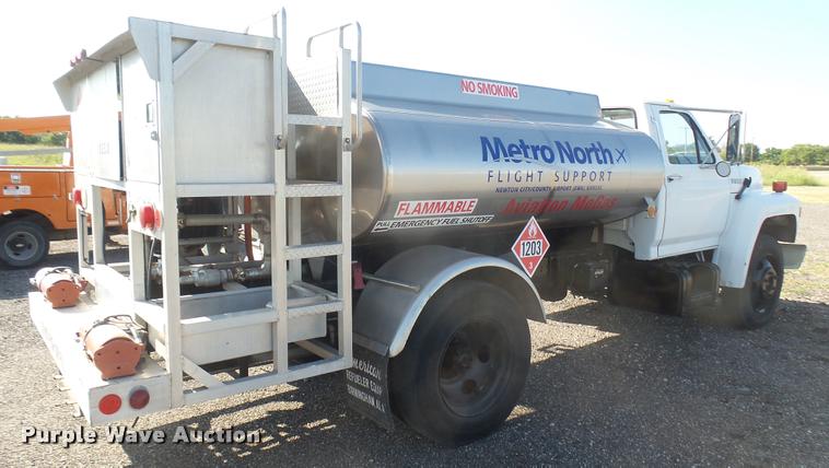 image for item DB3452 1991 Ford F600 fuel truck