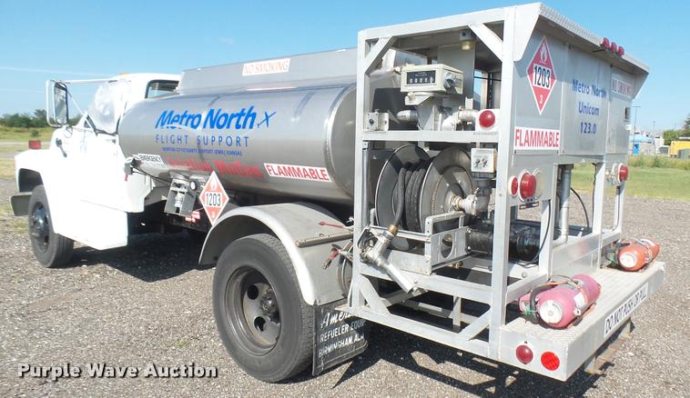 image for item DB3452 1991 Ford F600 fuel truck