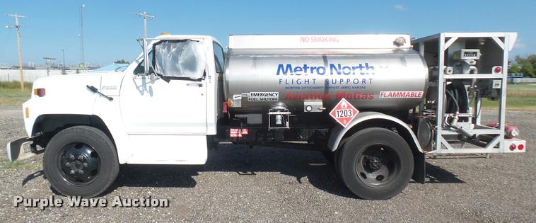 image for item DB3452 1991 Ford F600 fuel truck