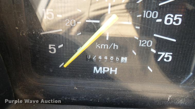 image for item DB3452 1991 Ford F600 fuel truck