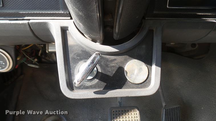 image for item DB3452 1991 Ford F600 fuel truck