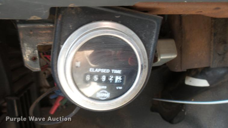 image for item DB3452 1991 Ford F600 fuel truck