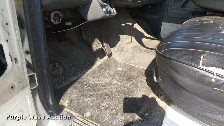 image for item DB3452 1991 Ford F600 fuel truck