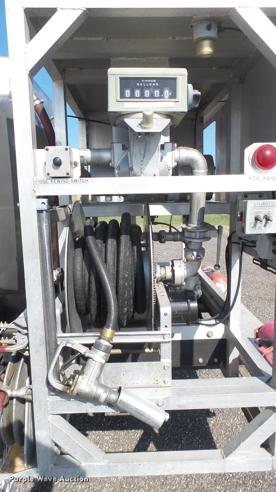 image for item DB3452 1991 Ford F600 fuel truck