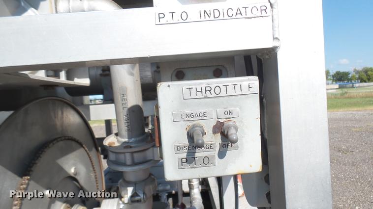 image for item DB3452 1991 Ford F600 fuel truck