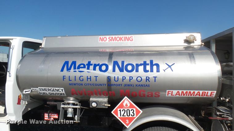 image for item DB3452 1991 Ford F600 fuel truck