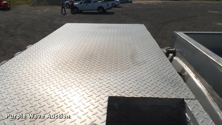 image for item DB3452 1991 Ford F600 fuel truck