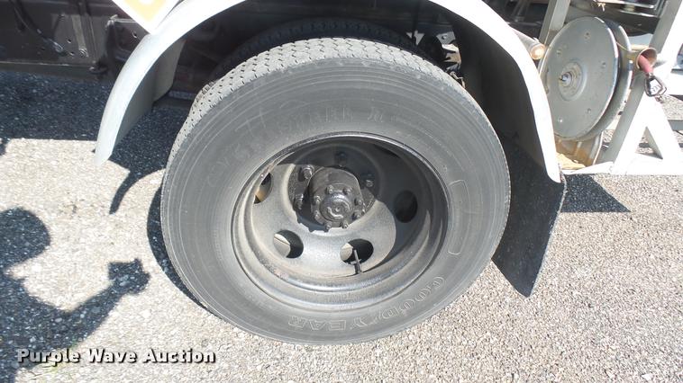 image for item DB3452 1991 Ford F600 fuel truck